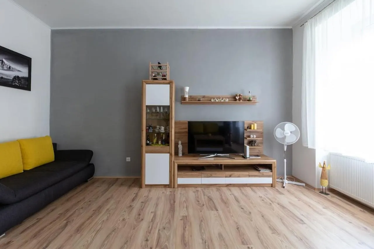 Sunny Renovated Apartment Close To Downtown Vienna 0*,  Austria