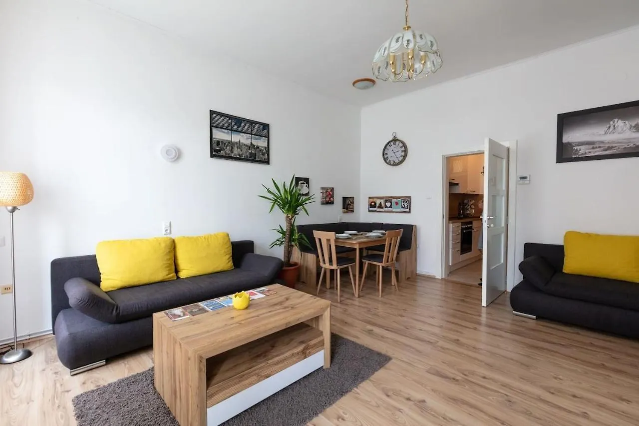 Sunny Renovated Apartment Close To Downtown Vienna Austria